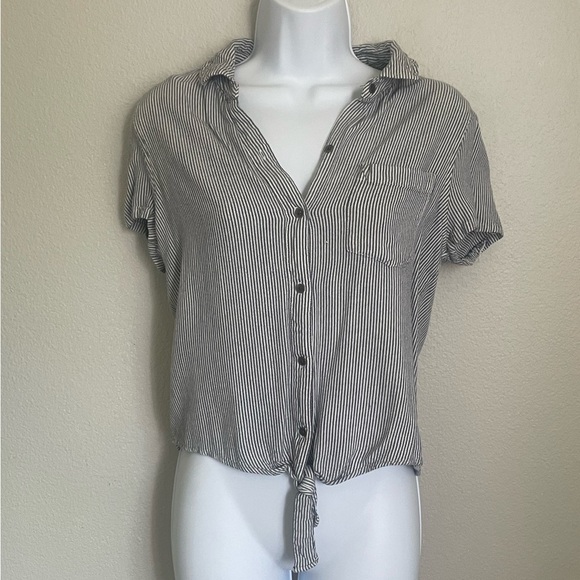 Aeropostale Tie-Front Button-Up Shirt - Blue & White Pinstripe Short SleeveTop - Picture 2 of 8